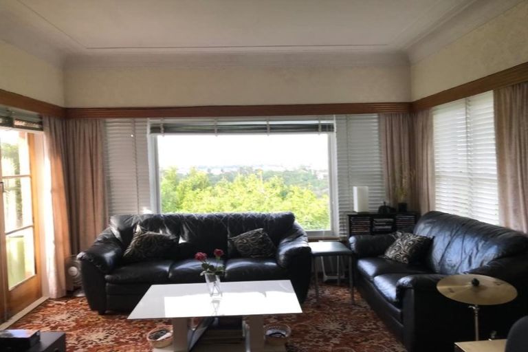 Photo of property in 57 Exmouth Road, Northcote, Auckland, 0627