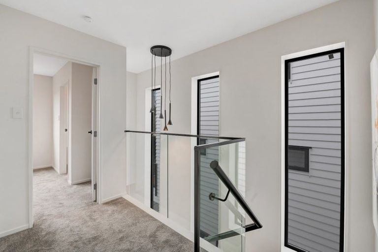 Photo of property in 12 Pleasant Way, Matakatia, Whangaparaoa, 0930