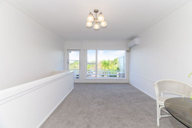 Photo of property in 1/38 Holland Road, Hillcrest, Auckland, 0627