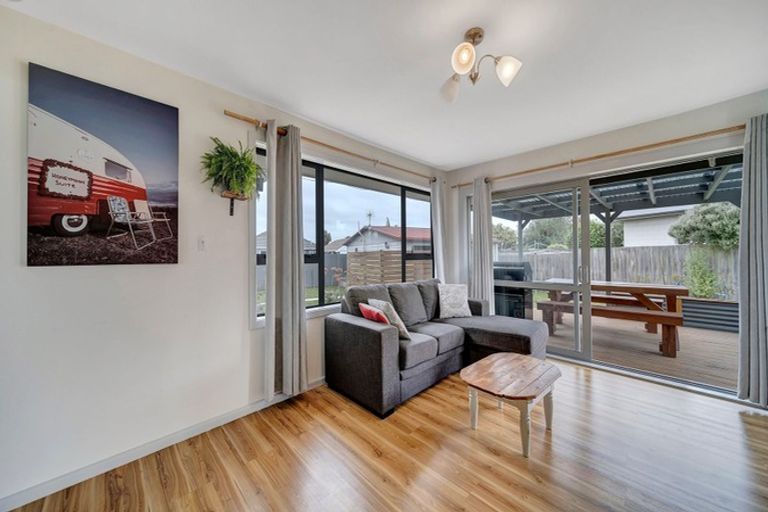 Photo of property in 35 Avro Crescent, Hornby, Christchurch, 8042