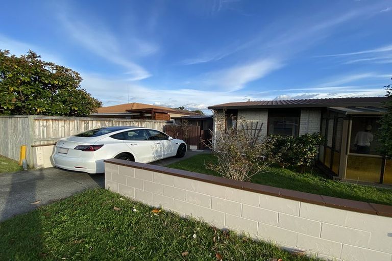 Photo of property in 1/73 Butley Drive, Farm Cove, Auckland, 2012
