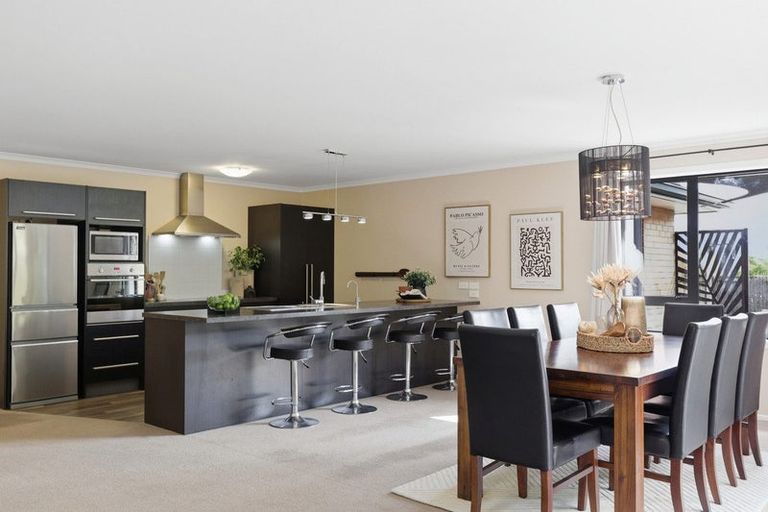 Photo of property in 21 Bathurst Crescent, Pyes Pa, Tauranga, 3112