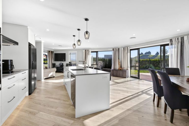 Photo of property in 14 Huntaway Close, Stoke, Nelson, 7011