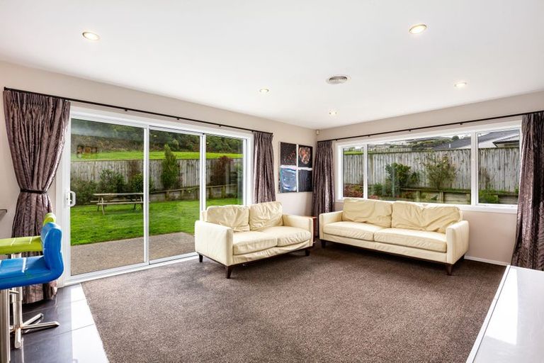 Photo of property in 72 Aotea Drive, Aotea, Porirua, 5024