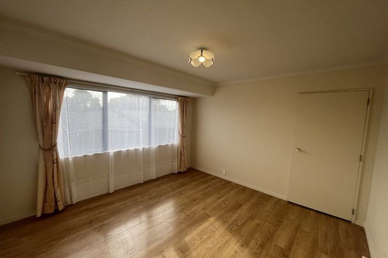 Photo of property in 16 Jubaea Place, Henderson, Auckland, 0610