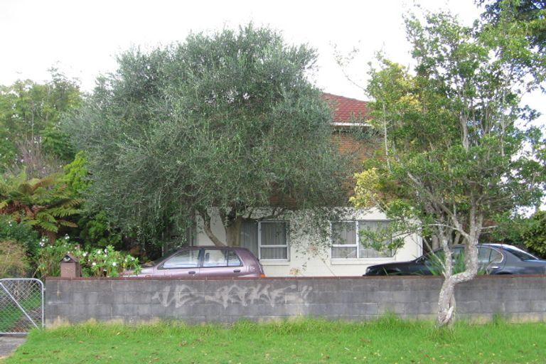 Photo of property in 28 Brennan Avenue, Te Atatu Peninsula, Auckland, 0610