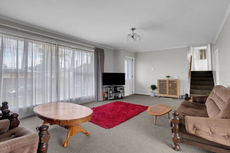 Photo of property in 24 Larnach Street, St Andrews, Hamilton, 3200