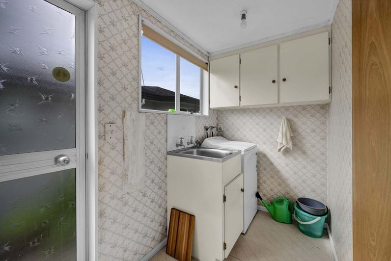 Photo of property in 2 Manse Street, Hawera, 4610