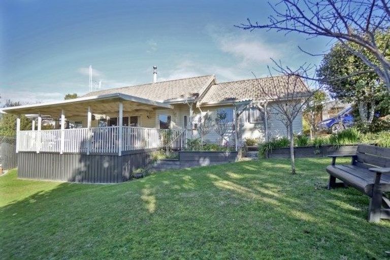 Photo of property in 8 Saunders Place, Te Puke, 3119