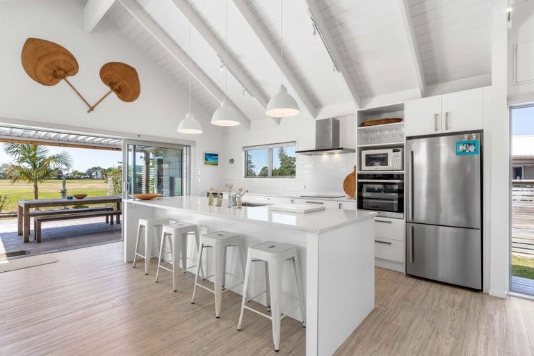 Photo of property in 132 Kiwi Road, Whangamata, 3620