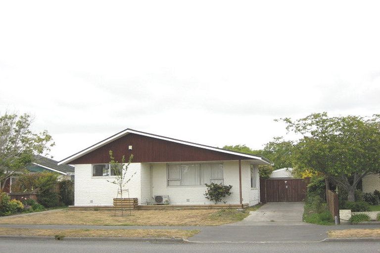 Photo of property in 149 Queenspark Drive, Parklands, Christchurch, 8083