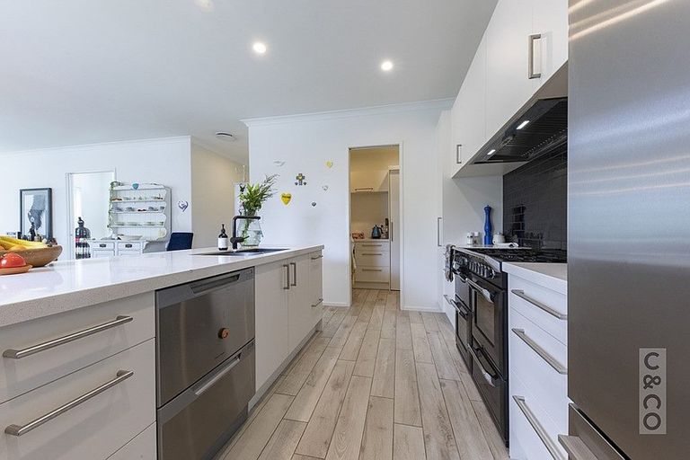 Photo of property in 14 Floyd Road, Riverhead, 0820