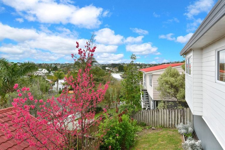 Photo of property in 14a Jean Place, Stanmore Bay, Whangaparaoa, 0932