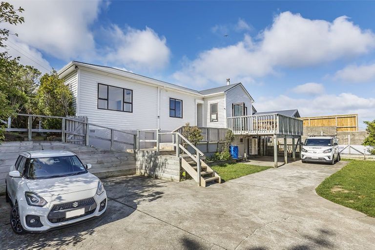 Photo of property in 50 Sheridan Terrace, Johnsonville, Wellington, 6037