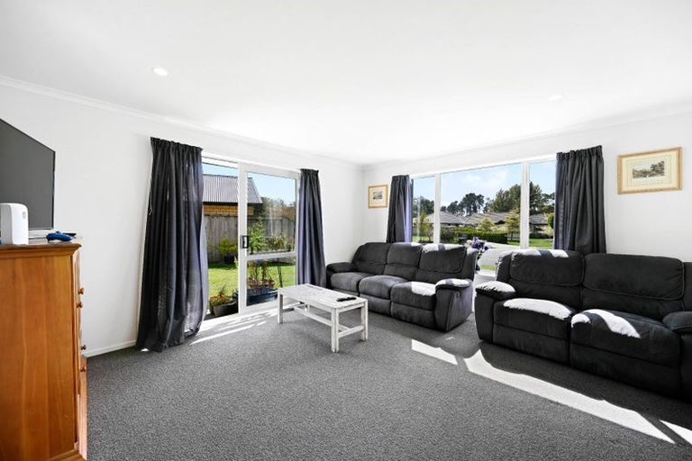 Photo of property in 17 Mahy Way, Leamington, Cambridge, 3432
