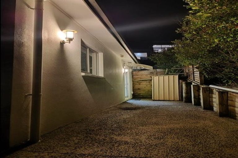 Photo of property in 5 Hazel Glen, Bayview, Auckland, 0629