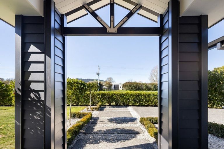 Photo of property in 129 Saint Kilda Road, Cambridge, 3434