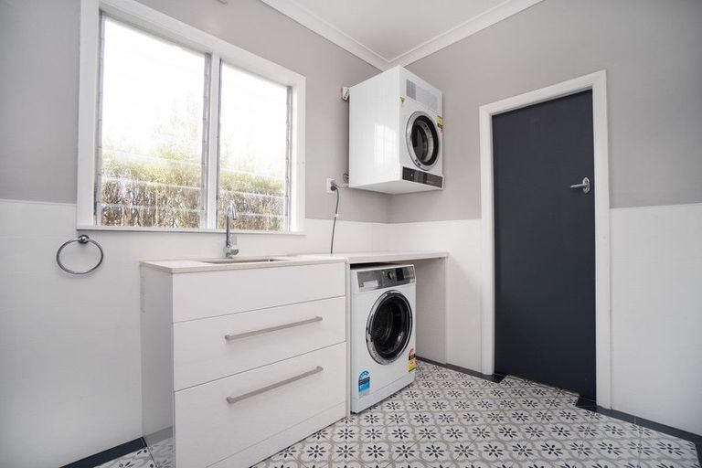 Photo of property in 111 Botanical Road, Takaro, Palmerston North, 4412