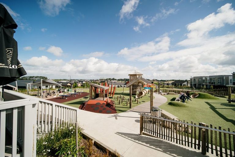 Photo of property in 17 Tumuaki Road, Paerata, 2124