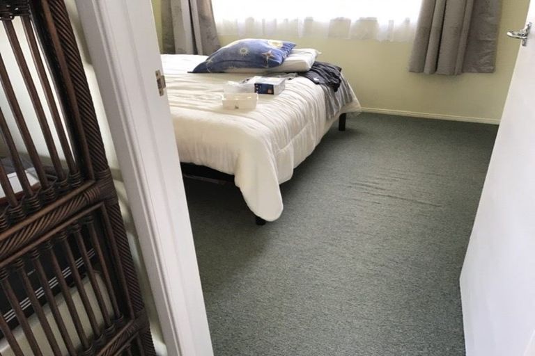 Photo of property in 2/20 Royston Street, Rosehill, Papakura, 2113