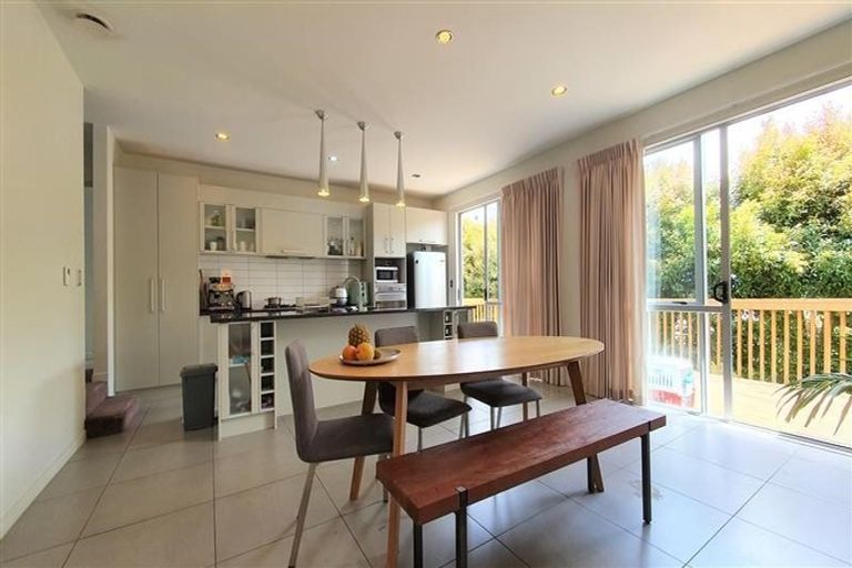 Photo of property in 64 Oakway Drive, Schnapper Rock, Auckland, 0632