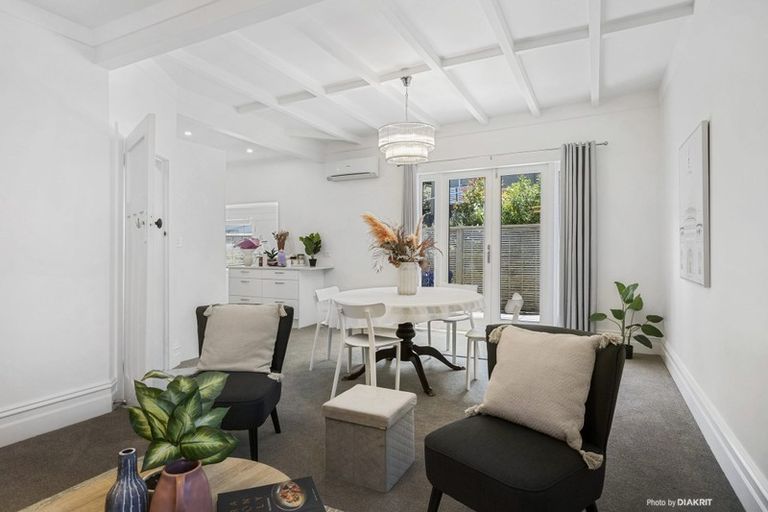 Photo of property in 124 Glenmore Street, Northland, Wellington, 6012