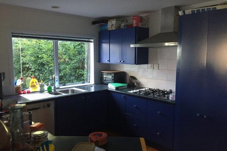Photo of property in 32 Peter Terrace, Castor Bay, Auckland, 0620