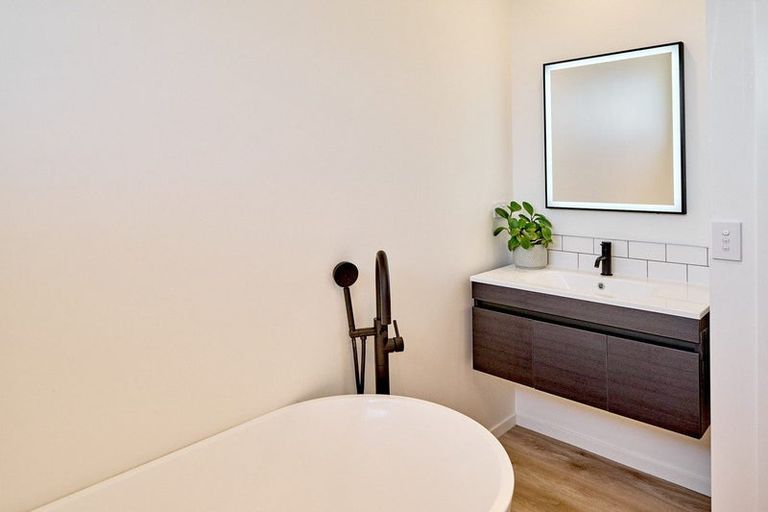 Photo of property in 10 Topsail Way, Whitby, Porirua, 5024