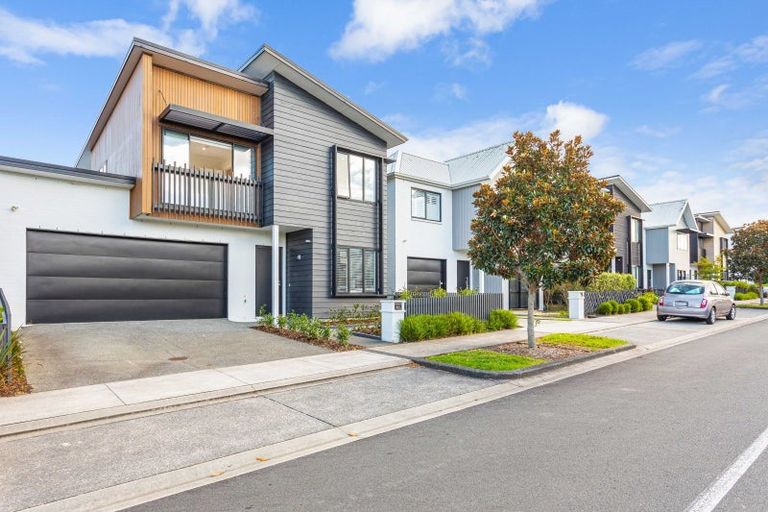 Photo of property in 6 Sacred Kingfisher Road, Hobsonville, Auckland, 0616