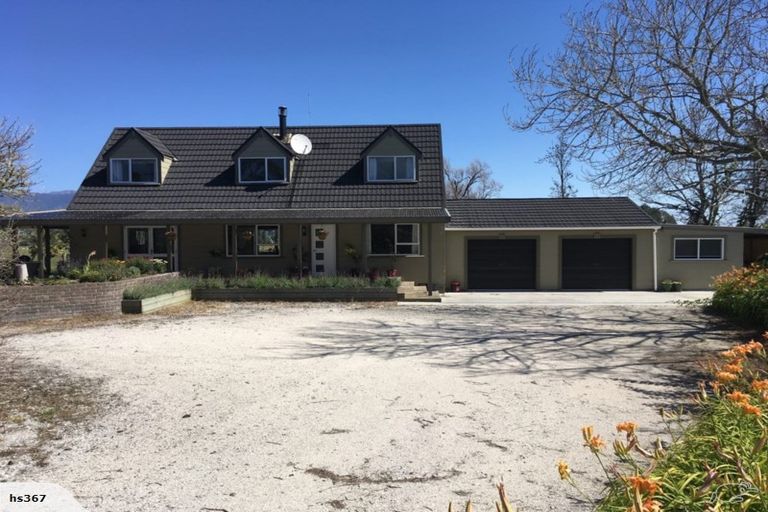 Photo of property in 138 Snodgrass Road, Westport, 7892