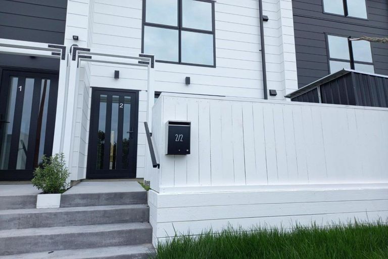 Photo of property in 2/2 Jadewynn Drive, Massey, Auckland, 0614