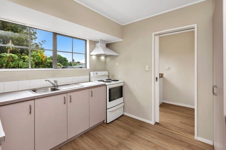 Photo of property in 2/79 Station Road, Te Kamo, Whangarei, 0112