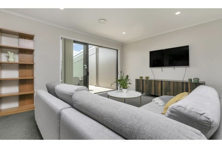 Photo of property in 30 Squadron Drive, Hobsonville, Auckland, 0616