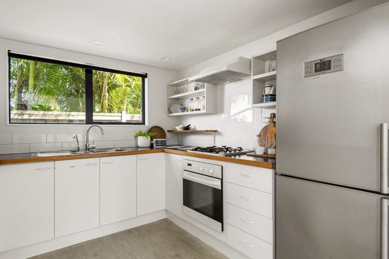 Photo of property in 72 Eversleigh Road, Belmont, Auckland, 0622