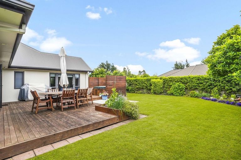 Photo of property in 90 Saint James Drive, Huntington, Hamilton, 3210