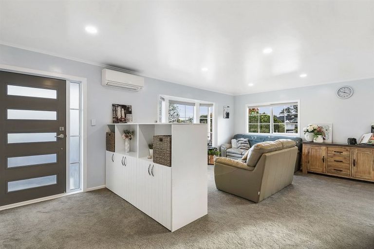 Photo of property in 44 Glenbervie Crescent, Massey, Auckland, 0614