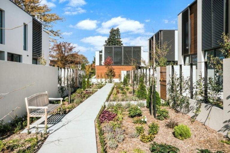 Photo of property in 142a Glandovey Road, Strowan, Christchurch, 8052