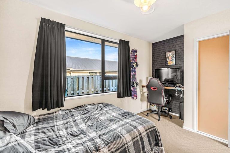 Photo of property in 8 Stonebridge Lane, Oxford, 7430