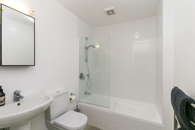 Photo of property in Westhaven Apartments, 15/127u Molesworth Street, Thorndon, Wellington, 6011