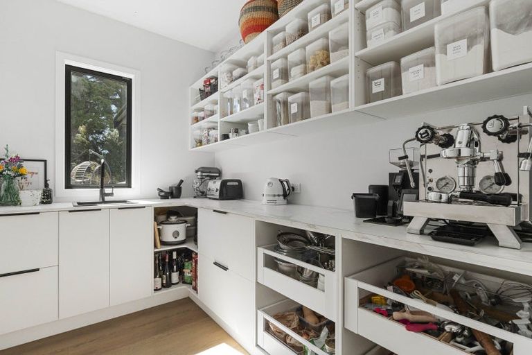 Photo of property in 28 Orchard Road, Greytown, 5712