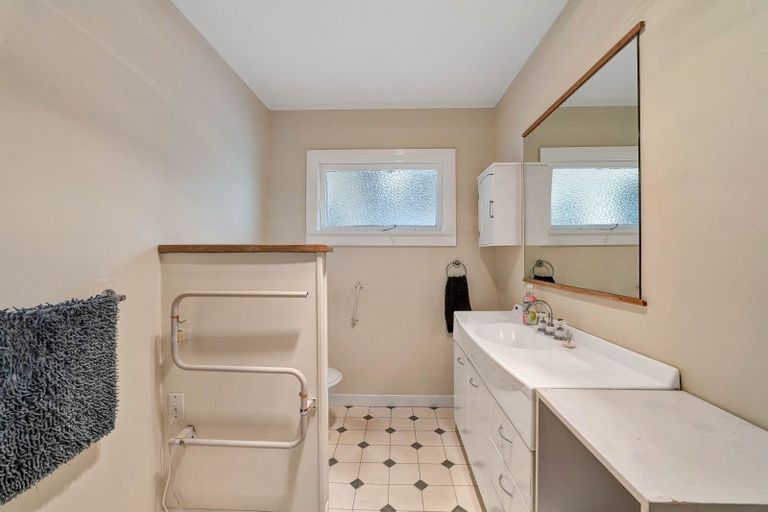 Photo of property in 275 Henwood Road, Paraite, New Plymouth, 4372