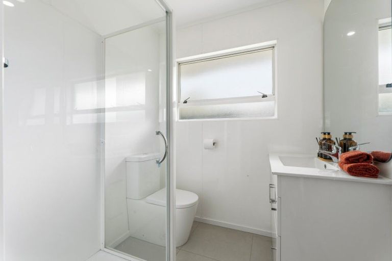 Photo of property in 2/30 Gobray Crescent, Mount Maunganui, 3116
