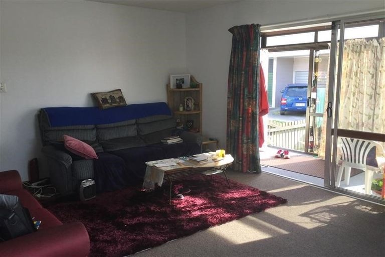 Photo of property in 43 Oldwood Street, Bishopdale, Christchurch, 8053