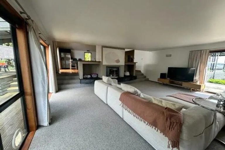 Photo of property in 71 Wairau Road, Oakura, 4314