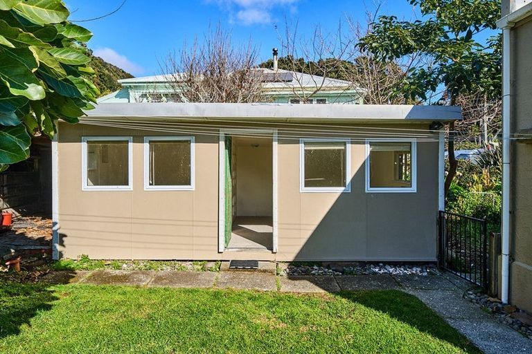 Photo of property in 7 Ames Street, Paekakariki, 5034