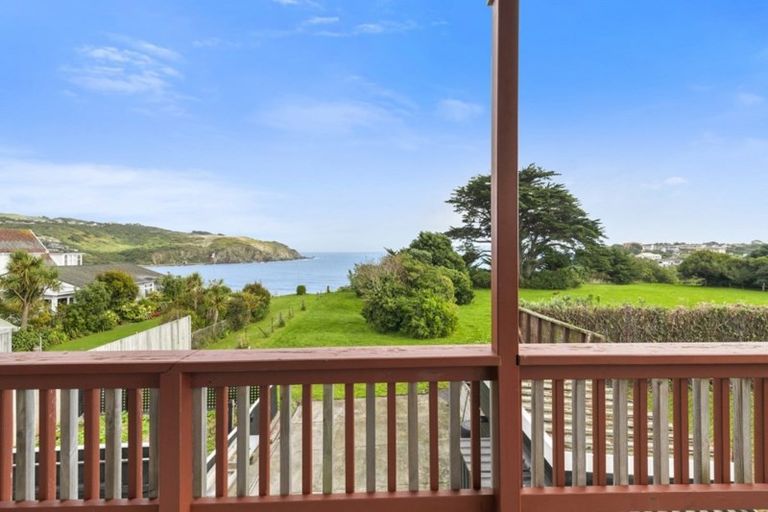 Photo of property in 4 Park Avenue, Titahi Bay, Porirua, 5022