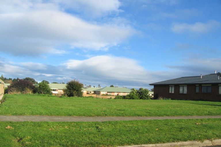 Photo of property in 154 Ruapehu Drive, Fitzherbert, Palmerston North, 4410