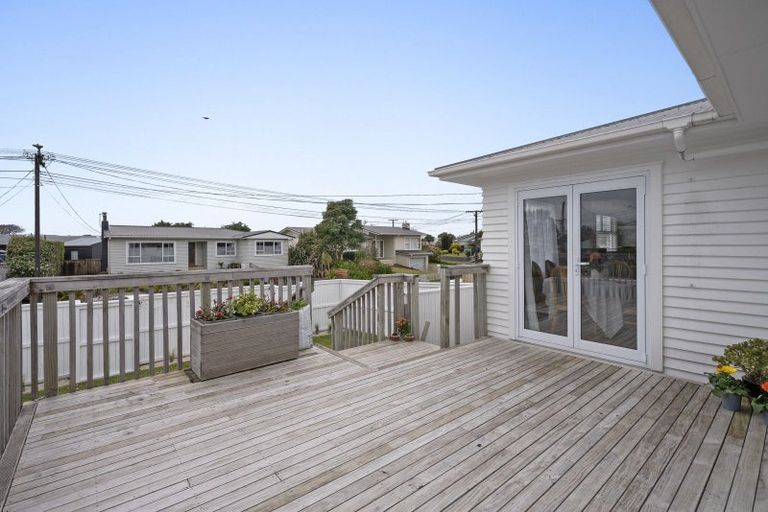 Photo of property in 3 Blenheim Place, Vogeltown, New Plymouth, 4310