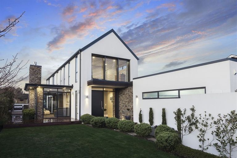 Photo of property in 28 Devonport Lane, St Albans, Christchurch, 8014