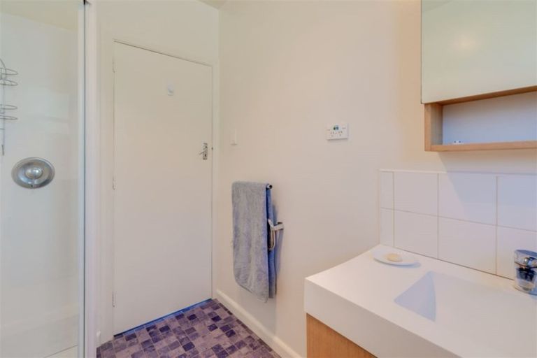 Photo of property in 16 Holly Road, St Albans, Christchurch, 8014